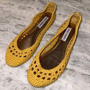 LIKE NEW! Steve Madden P. Helena Yellow Crochet Woven Ballet Flats- size 7.5